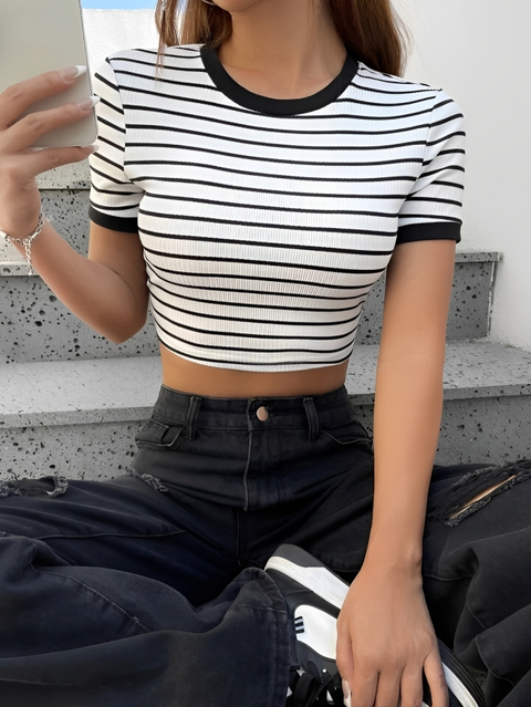 Sollobell Striped Form Fitted Crop Top